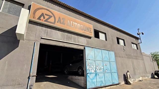 AZ AutoZone building in Ras Al Khor
